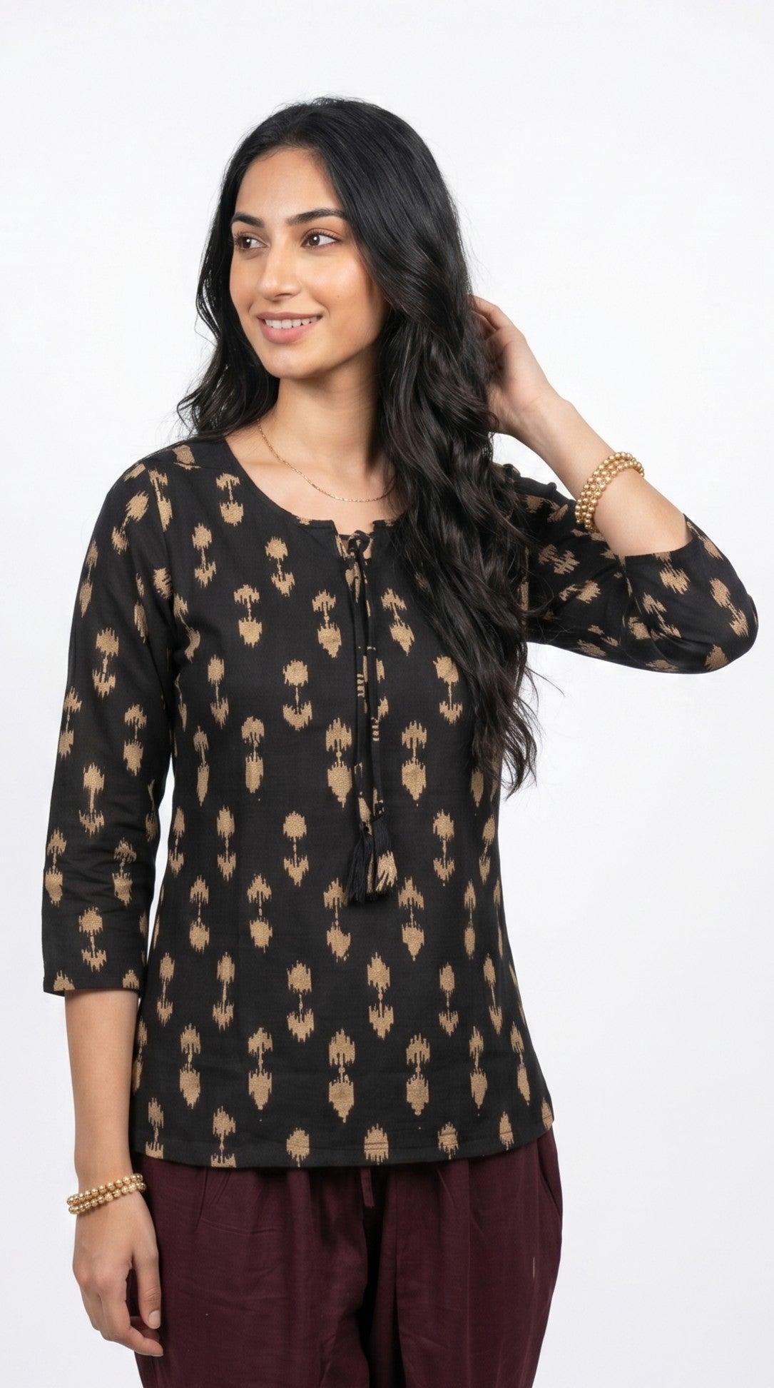 Black & Gold Geometric Short Crop Top